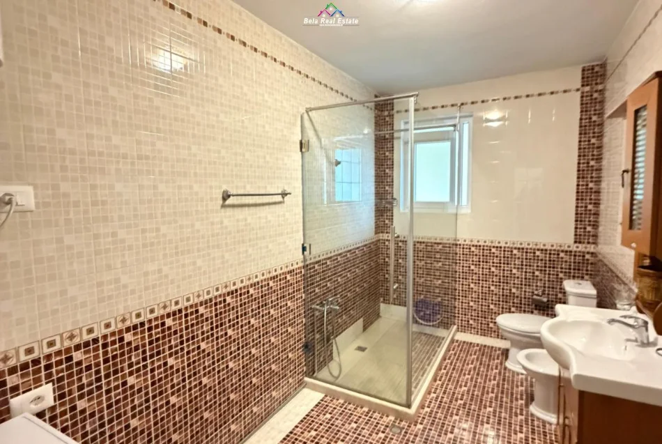 Tirane, jepet me qera apartament 1+1+Ballkon Kati 6, 65 m² 670 € (rezidenca lion park 1)