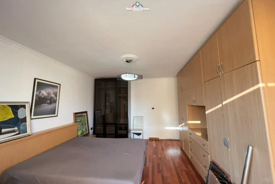 Tirane, jepet me qera apartament 1+1 Kati 6, 65 m² 650 € (vasil shanto)