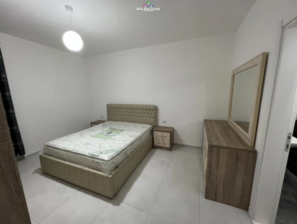 Tirane, jepet me qera apartament 2+1+Ballkon Kati 7, 112 m² 400 € (Kamez, Bulevardi Blu)
