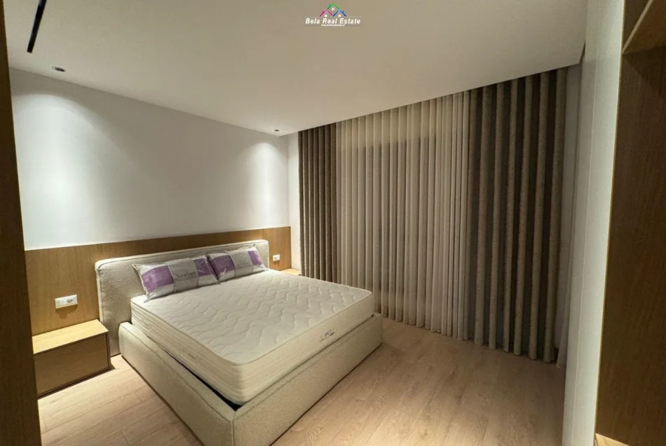Tirane, jepet me qera apartament 1+1+Ballkon Kati 4, 68 m² 1.000 € (komuna e parisit)