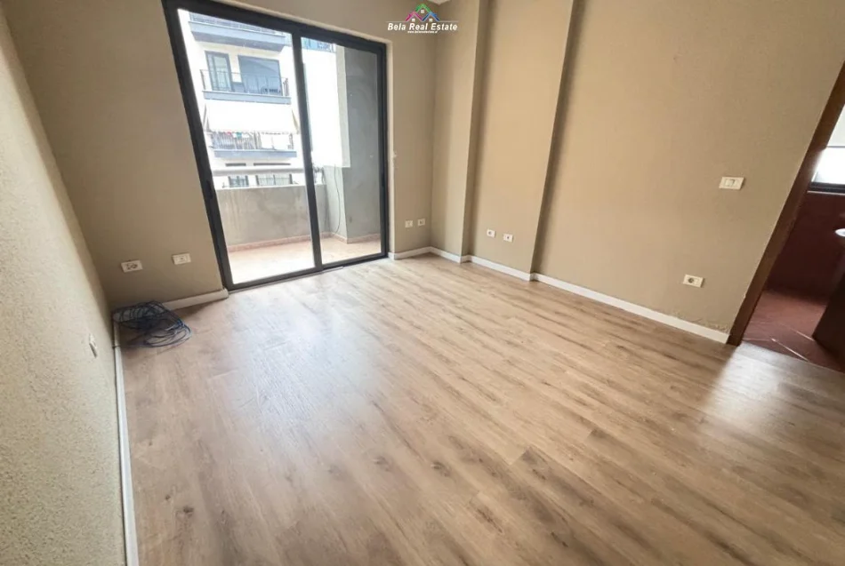 Tirane, shitet apartament 2+1+Ballkon Kati 6, 129 m² 330.000 € (Rruga e Kosovareve)