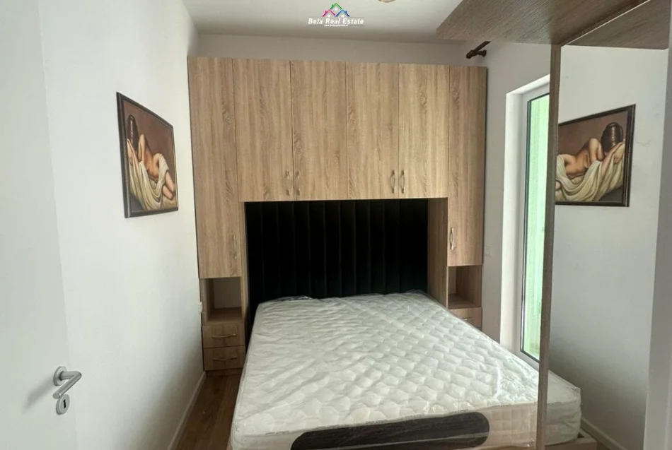 Tirane, jepet me qera apartament 1+1+Ballkon Kati 2, 49 m² 470 € (ali demi)