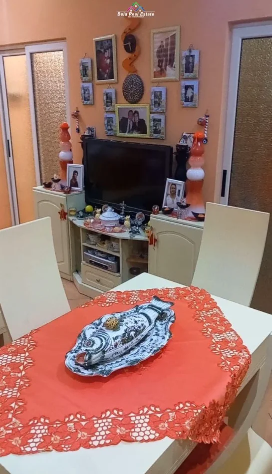 Tirane, jepet me qera apartament 1+1 Kati 4, 48 m² 520 € (shallvaret)