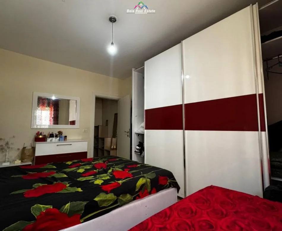Tirane, jepet me qera apartament 1+1+Ballkon Kati 4, 50 m² 420 € (astir)