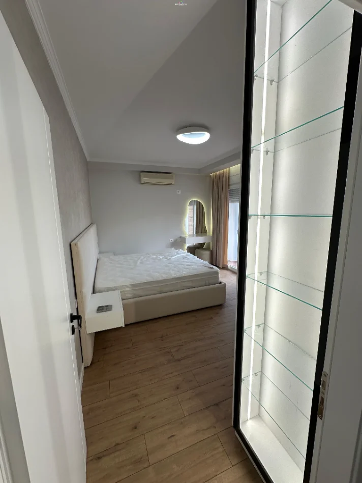 Tirane, jepet me qera apartament 2+1 Kati 2, 107 m² 1.000 € (don bosko)