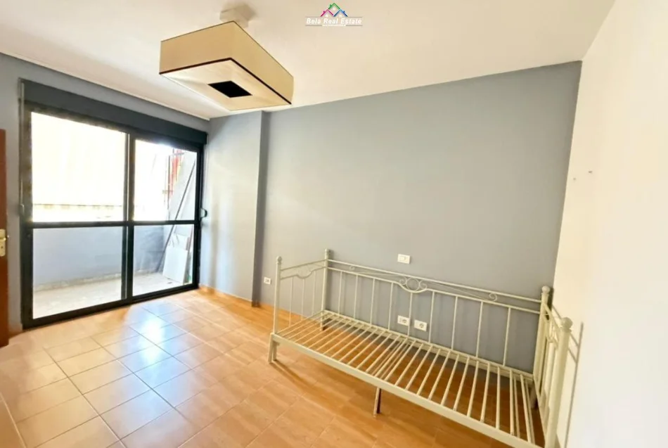Tirane, jepet me qera apartament 2+1 Kati 7, 90 m² 680 € (bulevardi zhan dark)