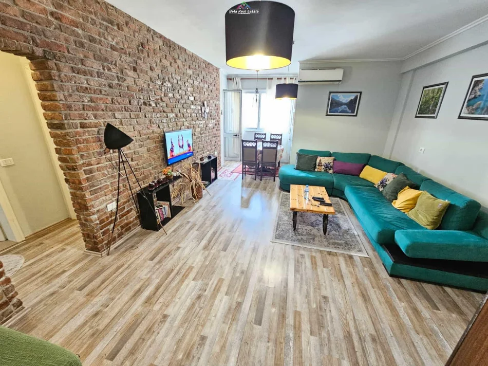 Tirane, jepet me qera apartament 1+1+Ballkon Kati 4, 60 m² 520 € (Selvia, prane Observatorit)