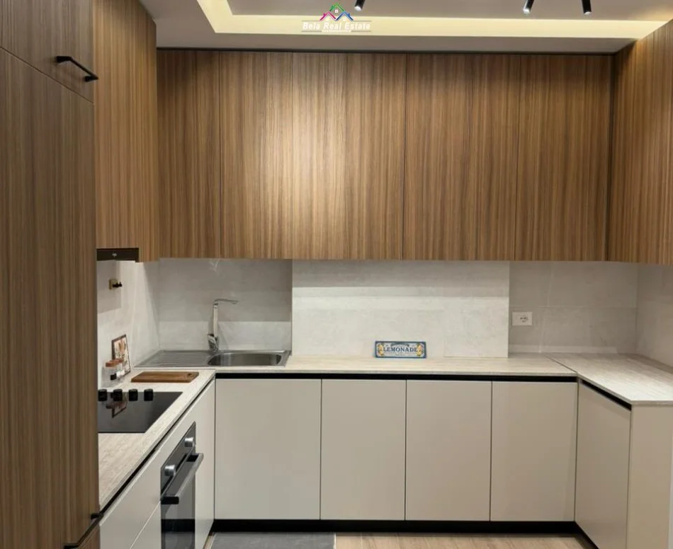 Tirane, jepet me qera apartament 1+1 Kati 3, 70 m² 750 € (Rruga Hysni Gerbolli)