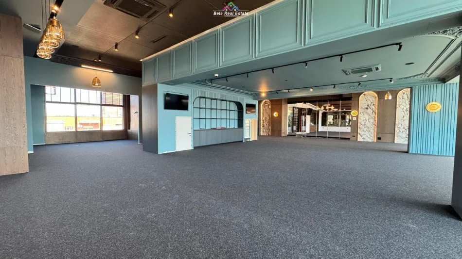 Tirane, jepet me qera zyre Kati 8, 1.000 m² 10.000 € (Spitalit Amerikan 3)