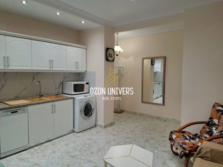 Tirane, jepet me qera apartament 1+1+Ballkon Kati 3, 65 m² 550 € (Komuna e Parisit)