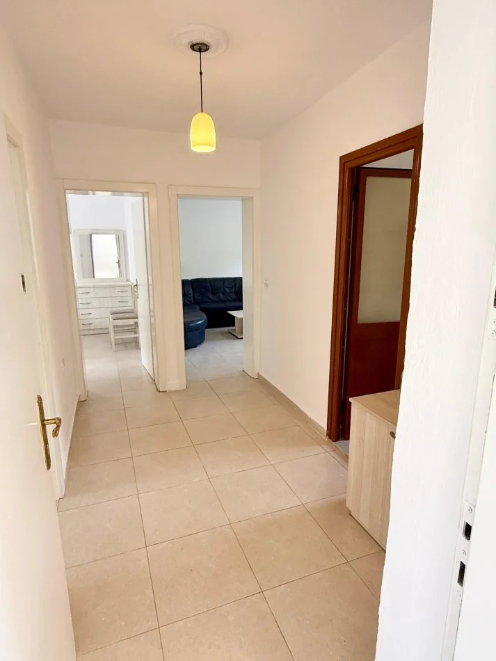 Tirane, shitet apartament 2+1+Ballkon Kati 3, 66 m² 115.000 € 
