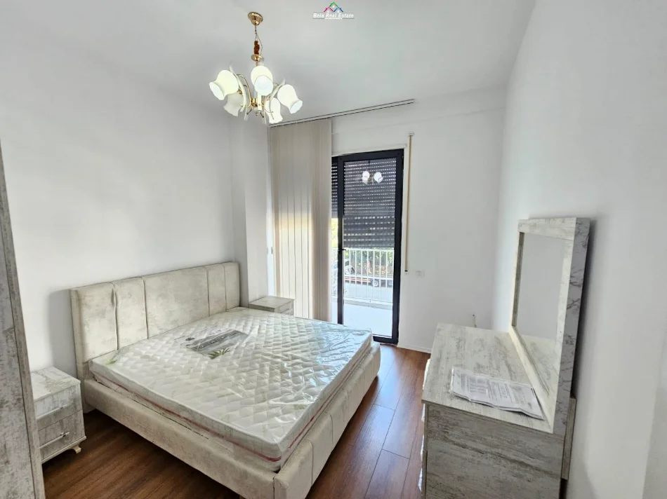 Tirane, jepet me qera apartament 1+1+Ballkon Kati 2, 65 m² 520 € (asl 2)