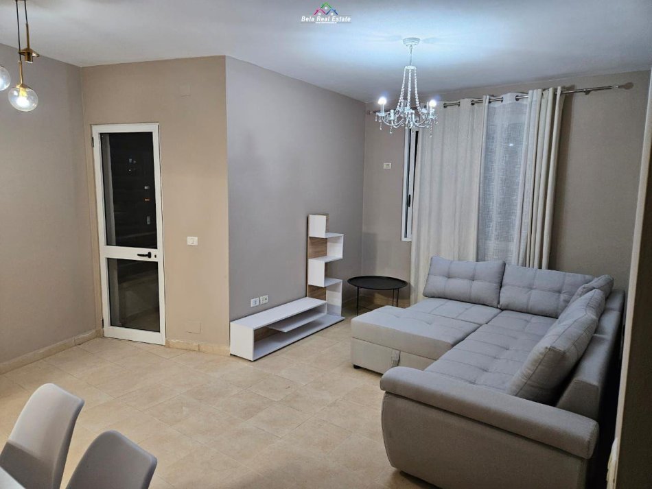 Tirane, jepet me qera apartament 3+1 Kati 6, 114 m² 550 € (erzen lita)