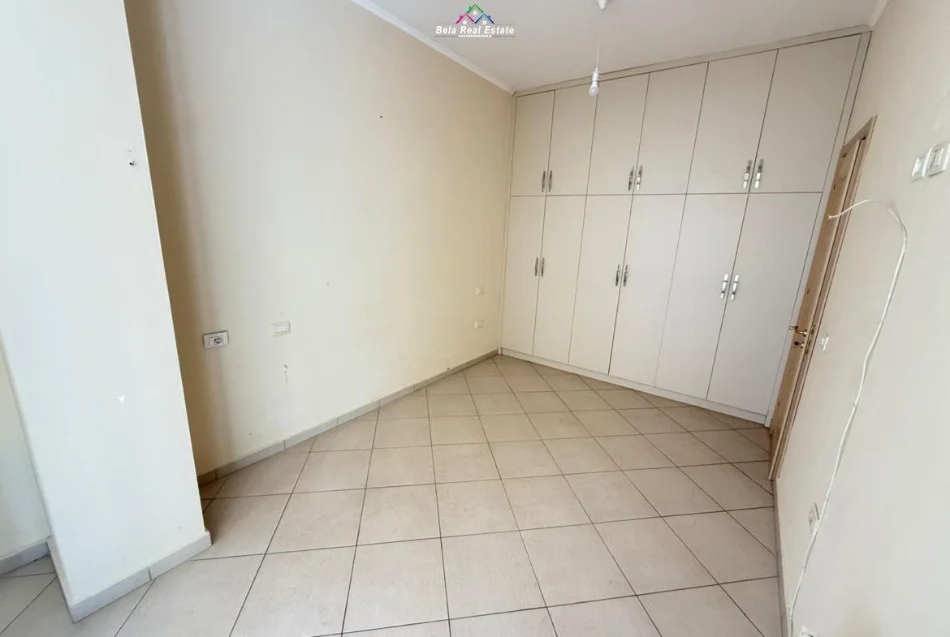 Tirane, shes apartament 1+1 Kati 2, 72 m² (tish dahia)