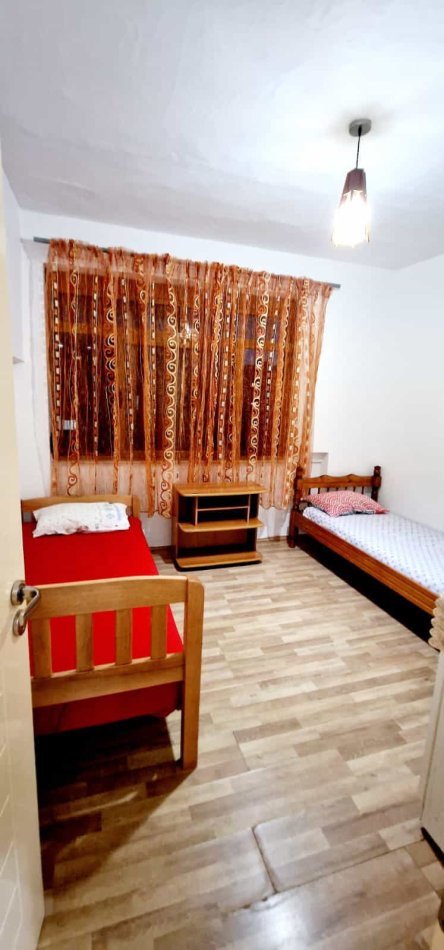 Tirane, jap me qera apartament 2+1 Kati 4, 75 m² 500 € (rruga bardhyl)