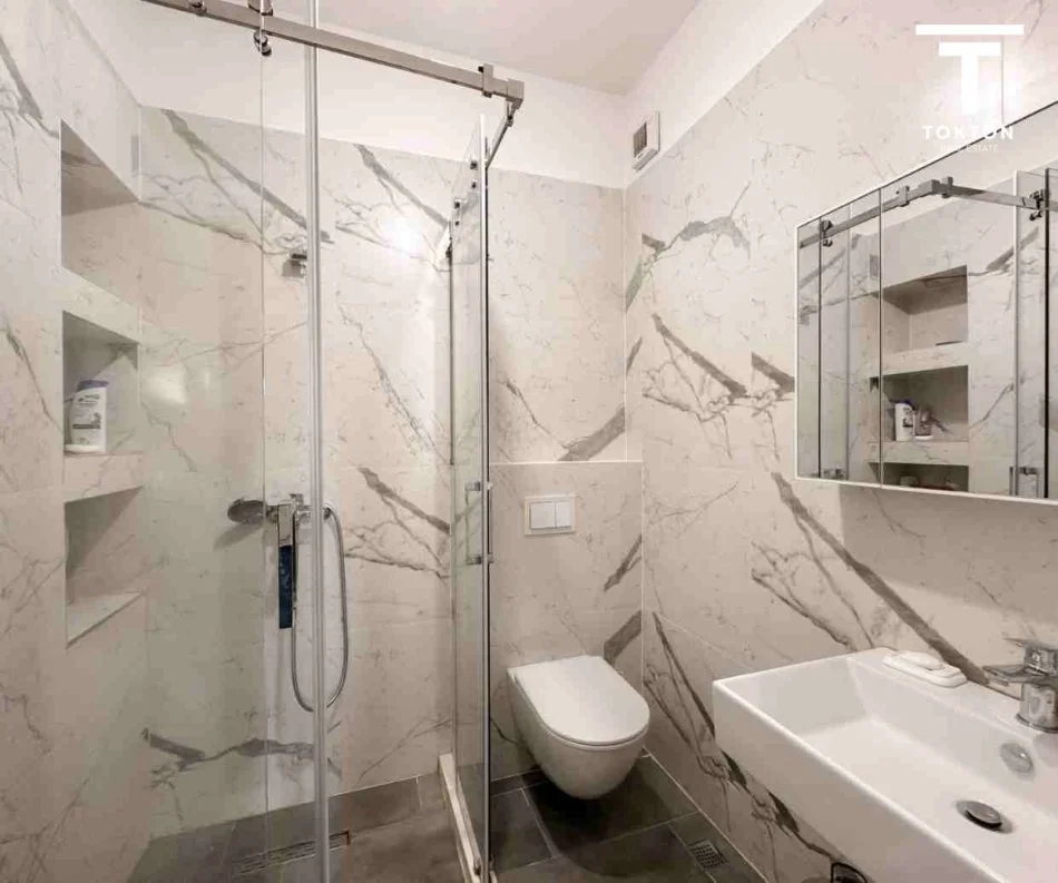 Tirane, shitet apartament 2+1+Ballkon Kati 2, 101 m² 237.000 € (PORCELAN)