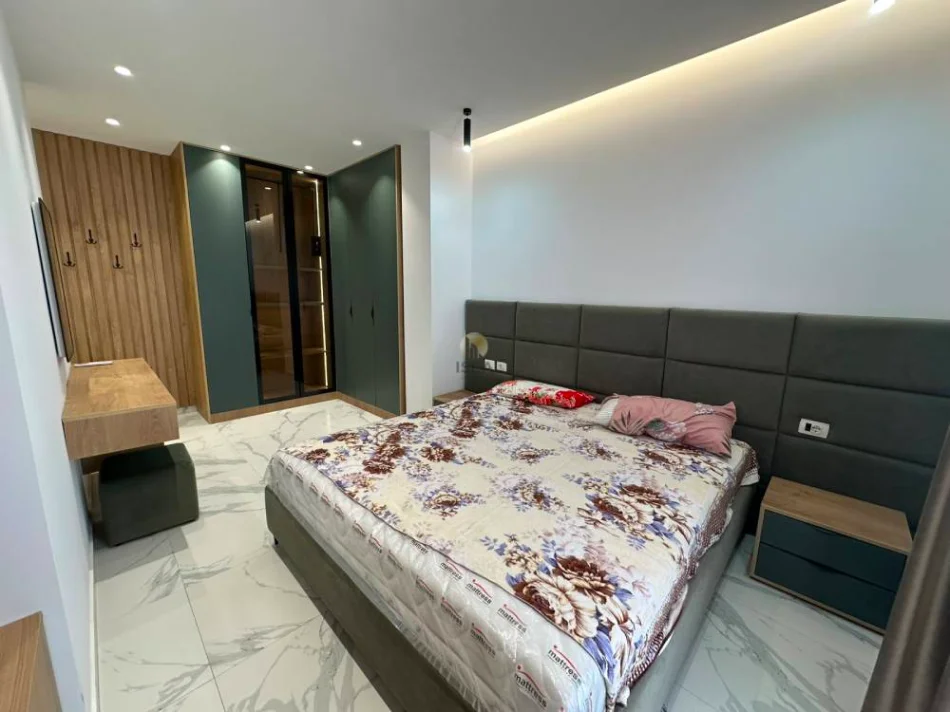 Tirane, jepet me qera apartament 2+1+Aneks+Ballkon Kati 5, 113 m² 500 € (Kamez prane Bar Oslo)