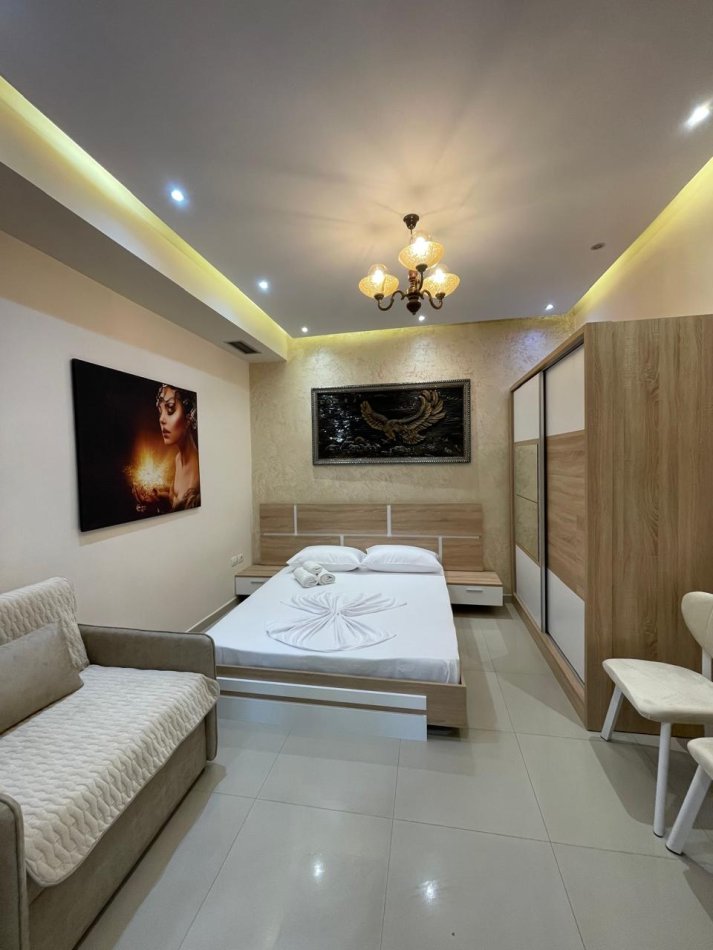 Tirane, jepet me qera apartament 1+1+Ballkon Kati 1, 65 m² 700 € (rruga e durresit)