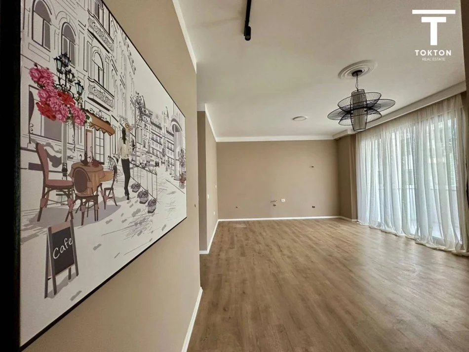 Tirane, shitet 2+1 Kati 2, (21 dhjetori)