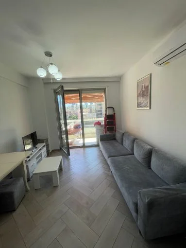 Tirane, jepet me qera apartament 1+1 Kati 5, 70 m² 600 € (zogu i zi)