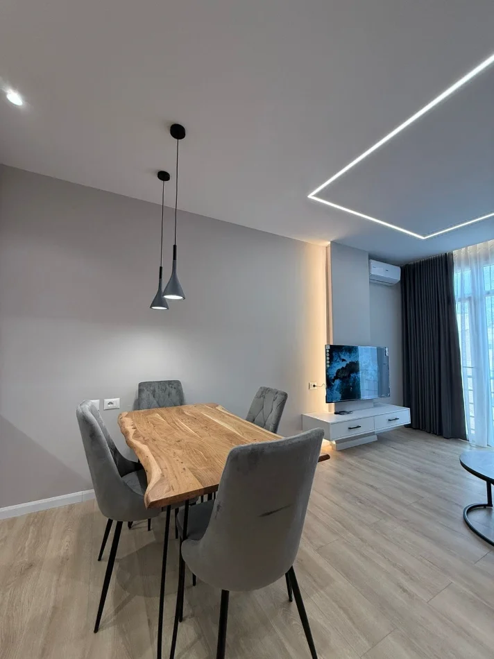 Tirane, jepet me qera apartament Kati 8, 50 m² 450 € (bulevardi migjeni)
