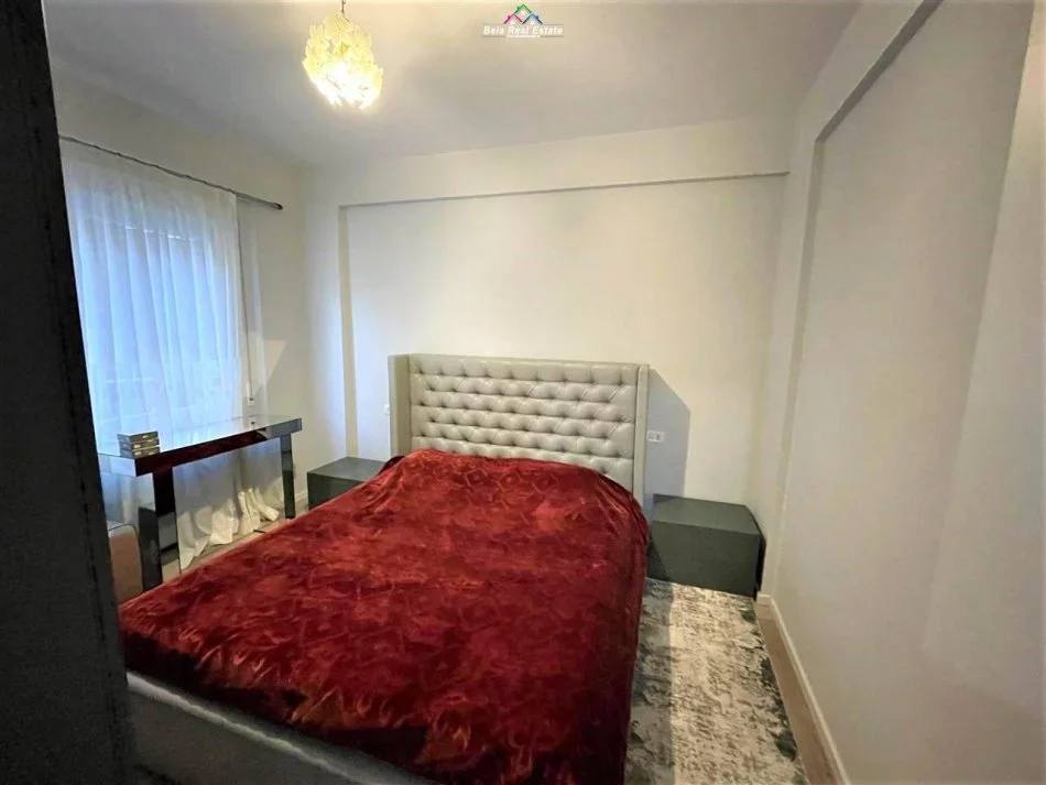 Tirane, jepet me qera apartament 1+1 Kati 3, 75 m² 500 € (Kopshti Botanik, prane Xhamise)