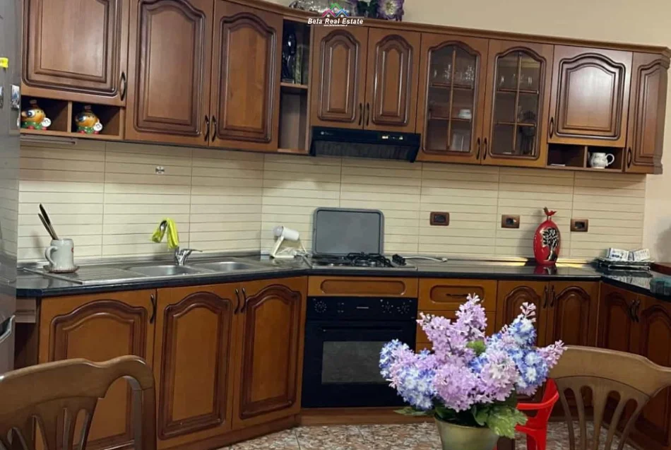 Tirane, jepet me qera apartament 2+1 Kati 3, 103 m² 630 € (don bosko)