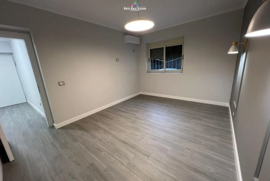 Tirane, jepet me qera zyre Kati 1, 60 m² 600 € (Shkolla E Kuqe)