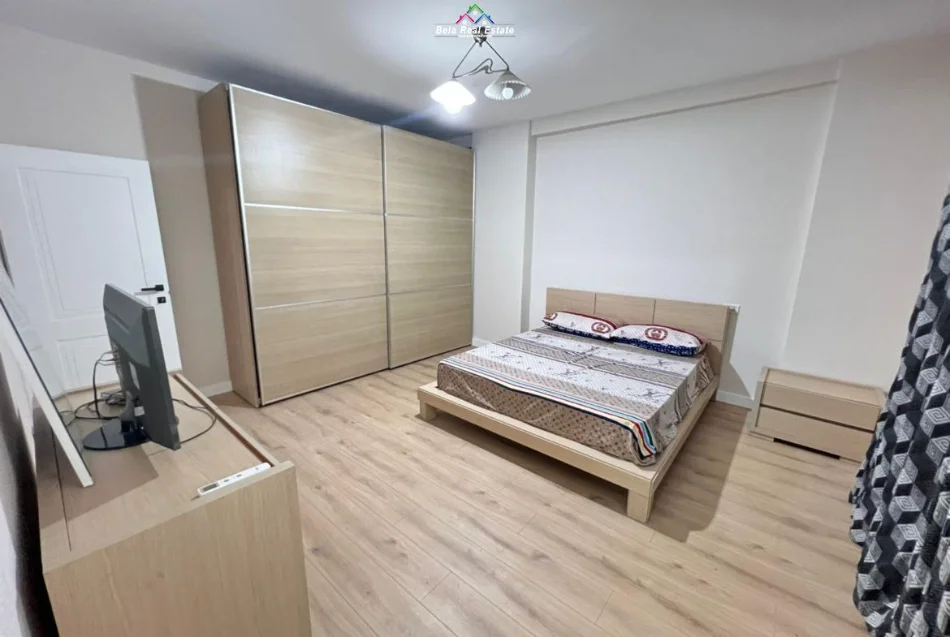 Tirane, jepet me qera apartament 2+1 Kati 5, 130 m² 875 € (21 dhjetori)