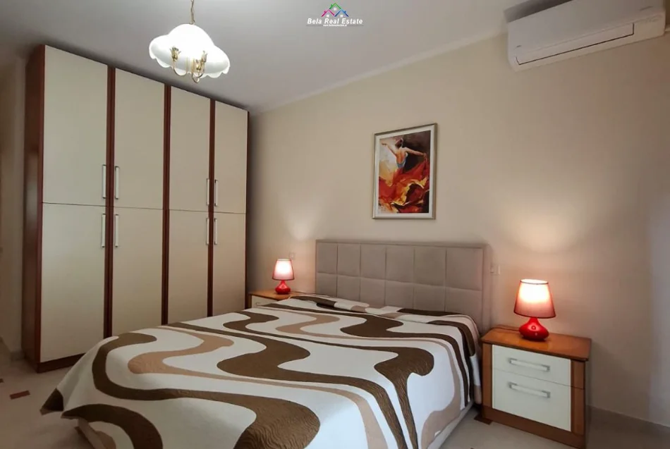 Tirane, jepet me qera apartament 1+1+Ballkon Kati 2, 90 m² 630 € (kopshti botanik)
