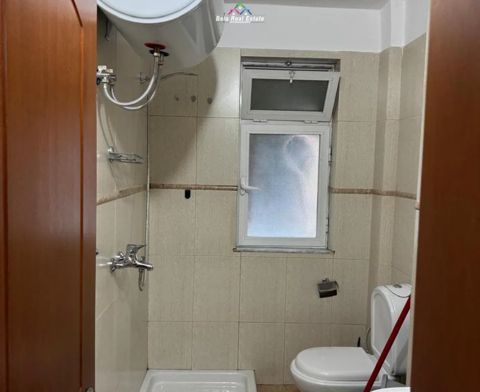 Tirane, jepet me qera apartament 1+1+Ballkon Kati 8, 52 m² 420 € (rruga e dibres)