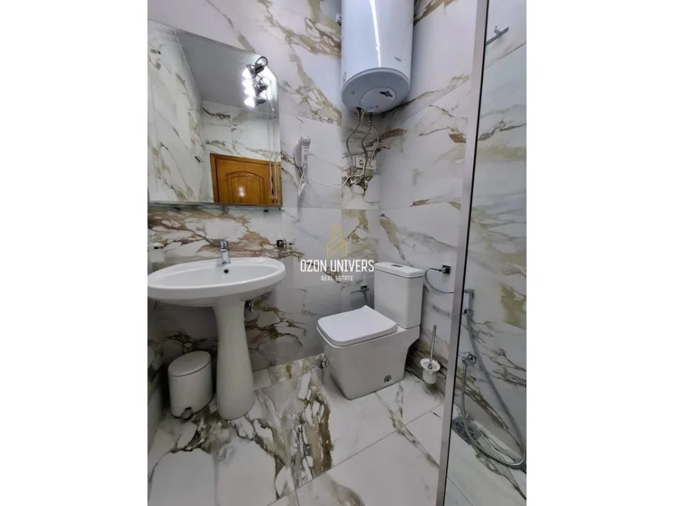 Tirane, jepet me qera apartament 1+1+Ballkon Kati 3, 65 m² 550 € (Komuna e Parisit)