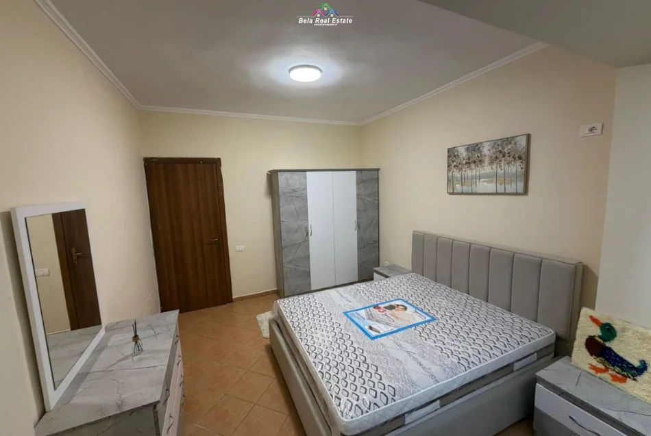 Shqiperi, jepet me qera apartament 1+1 Kati 4, 60 m² 500 € (ish restorant durresi)