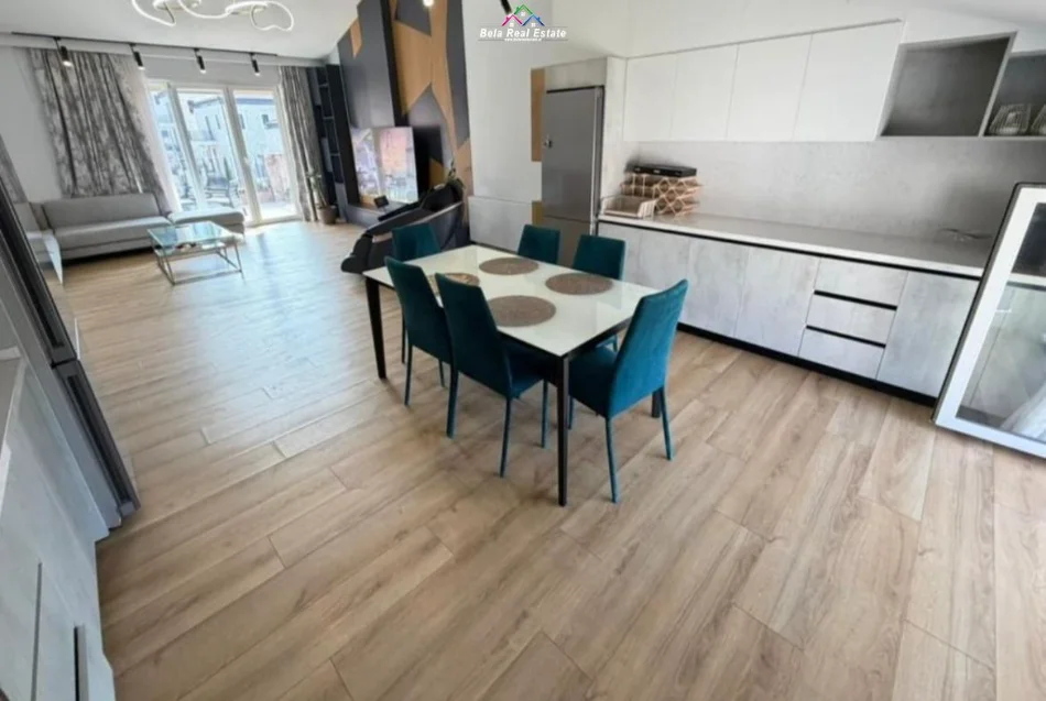 Tirane, jepet me qera apartament 3+1 Kati 3, 200 m² 1.500 € (secret garden)