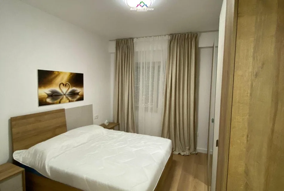 Tirane, jepet me qera apartament 3+1 Kati 1, 50 m² 620 € (don bosko)