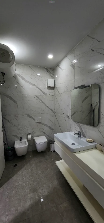 Tirane, jepet me qera apartament 1+1+Ballkon Kati 3, 78 m² 835 € (Myslym Shyri)