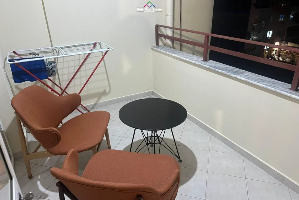 Tirane, shes apartament 1+1+Ballkon Kati 4, 65 m² 121.000 € (astir)