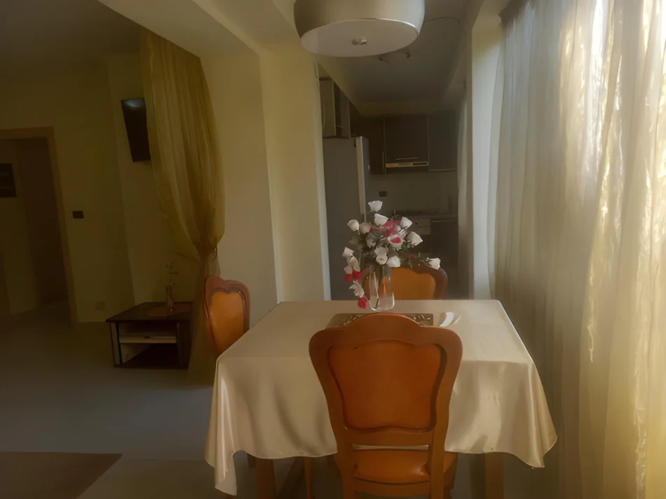Tirane, jepet me qera apartament 2+1+Ballkon Kati 2, 90 m² 600 € (Përballë Inxhinierisë së Ndërtimit)