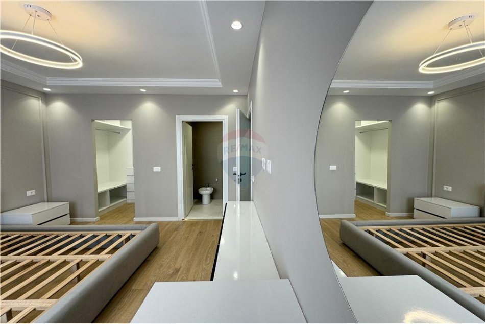 Tirane, shitet apartament 1+1, Kati 3, 56 m² 148,000 € (21 Dhjetori)