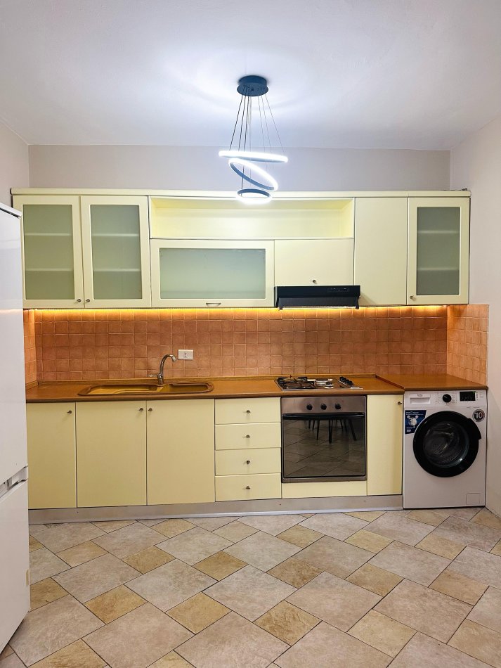 Tirane, jepet me qera apartament 1+1 Kati 15, 60 m² 600 € (Te 9-Katëshet)