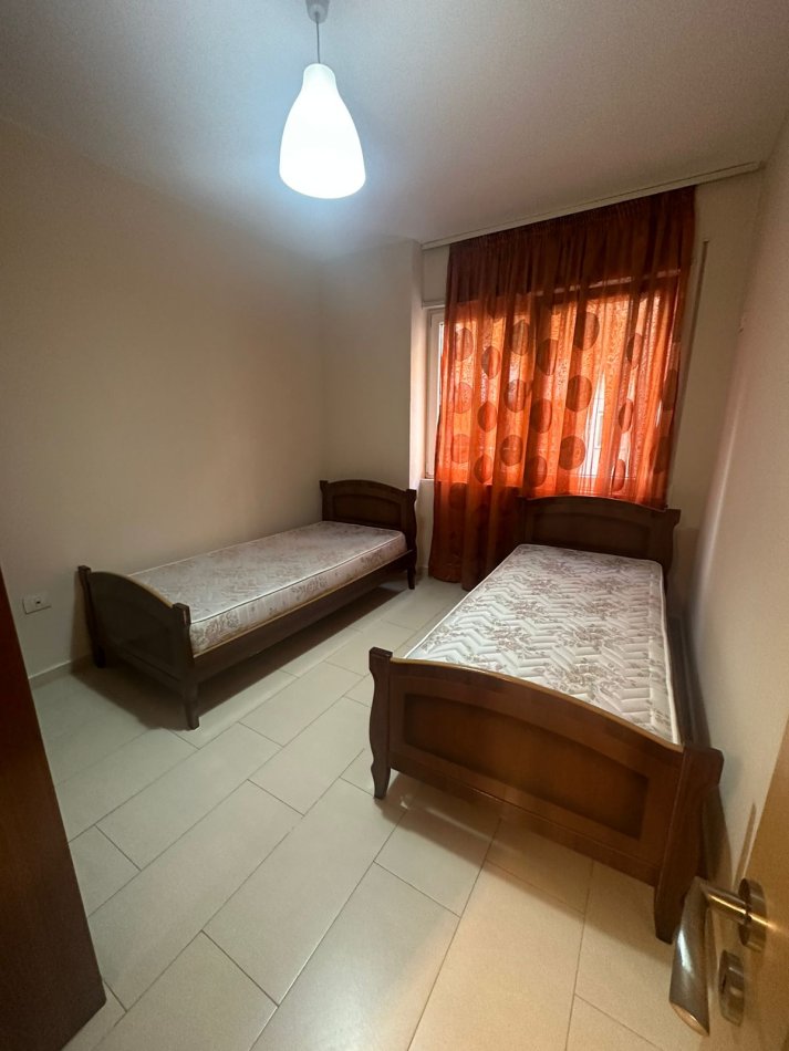 Tirane, jepet me qera apartament 2+1+Ballkon Kati 3, 110 m² 500 € (Astir)
