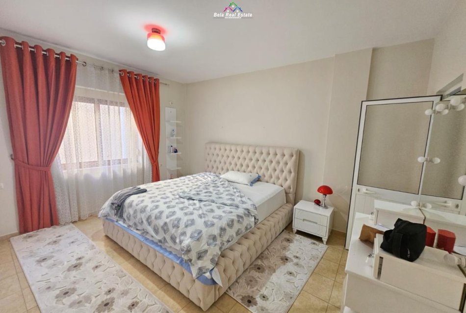 Tirane, jepet me qera apartament 3+1 Kati 2, 140 m² 700 € (Rruga Aleksander Moisiu)