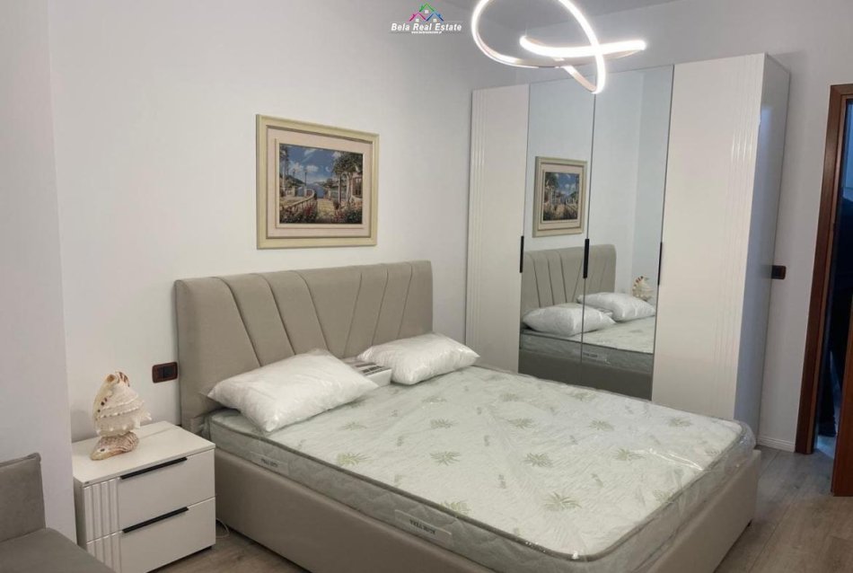 Tirane, jepet me qera apartament 1+1 Kati 9, 62 m² 700 € (Rruga Nikolla Jorga)