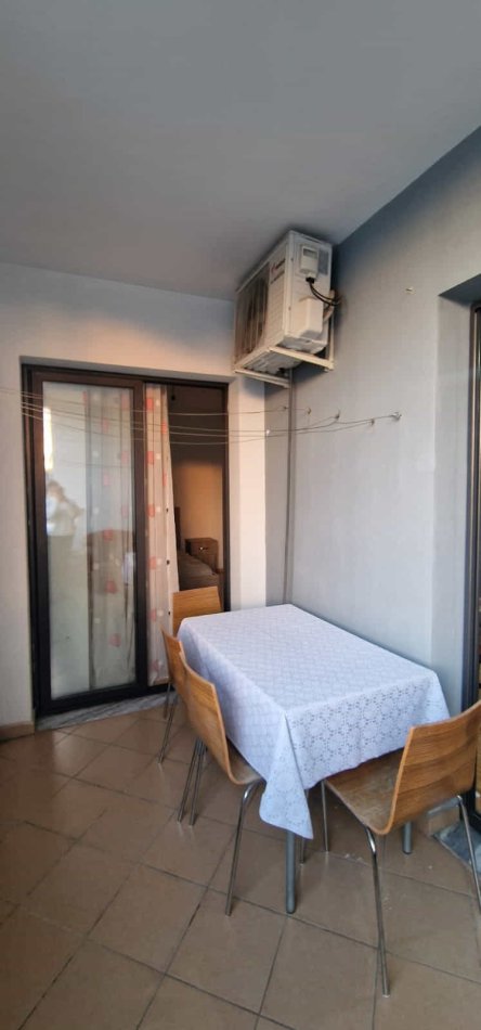 Tirane, jepet me qera apartament 1+1 Kati 7, 67 m² 450 € (Rruga Tom Plezha)