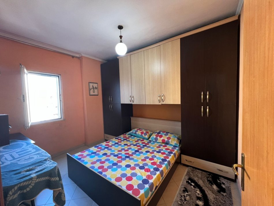 Tirane, jepet me qera apartament 1+1 Kati 7, 55 m² 400 € (Rruga Tom Plezha)