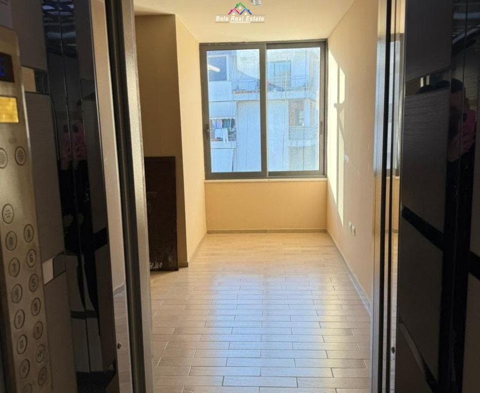 Tirane, jepet me qera apartament 1+1 Kati 6, 50 m² 365 € (fresk)