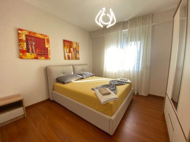 Jepet me qera Super Apartament 2+1+2+Parkim ne rrugen “Ndre Mjeda”