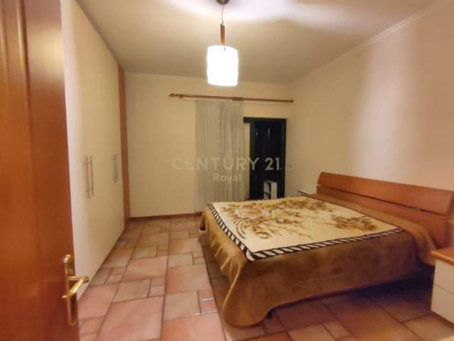 Tirane, jepet me qera apartament 1+1 Kati 8, 68 m² 480 Euro (Rruga Reshit Petrela. Posta Shqipertare Tirana, Al)