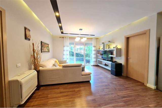 Tirane, shitet apartament 2+1 180 m² 170.000 Euro (liqeni i thate)