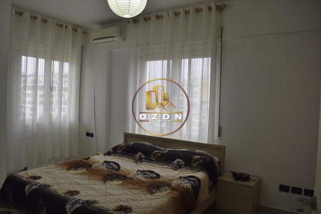Tirane, jepet me qera apartament 1+1+BLK Kati 6, 75 m² 500 Euro (Pazari i Ri)